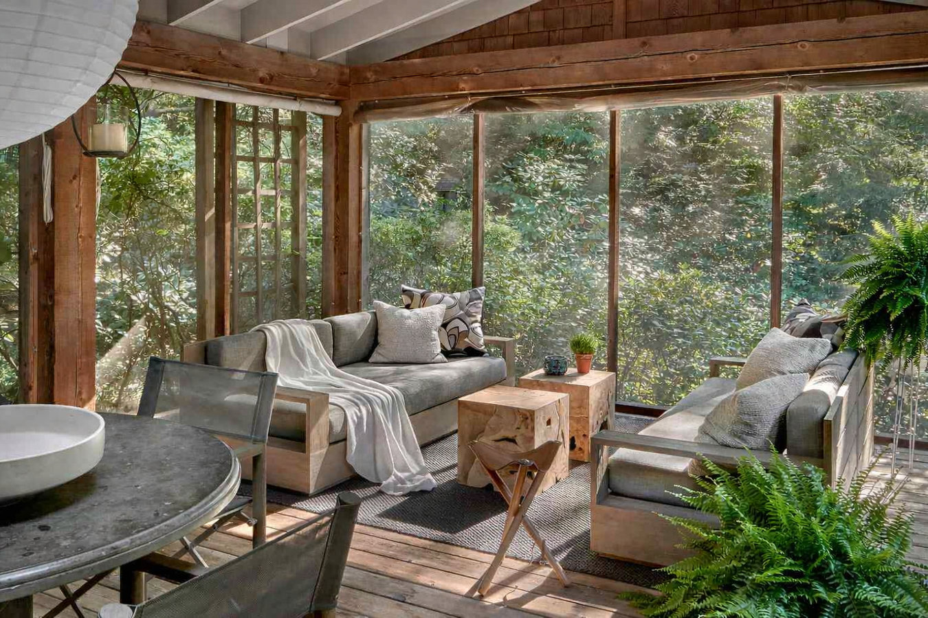 Enclosed patio rooms